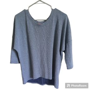 Juniper Ln Hi-Lo Curved Hem Drop Shoulder Button Back Shirt Blue‎ Size M